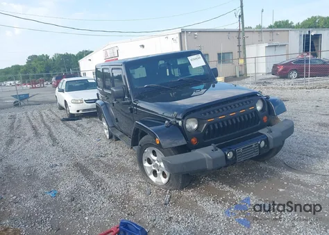 2013 Jeep Wrangler Unlimited Sahara z USA, uszkodzony, nr VIN 1C4BJWEG8DL592007